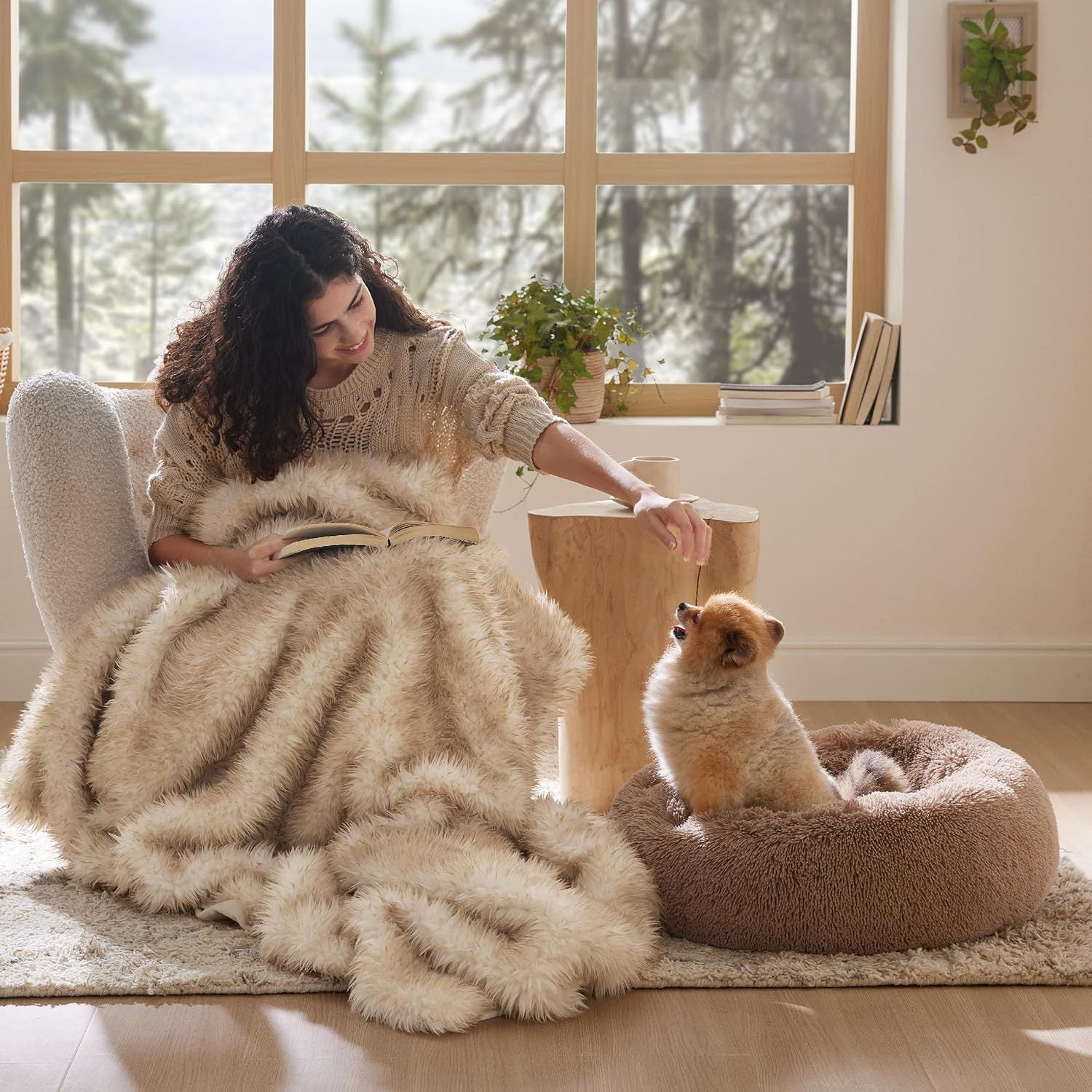Non-slip Round Fluffy Plush Pet Bed